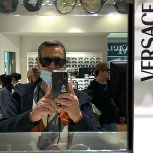 Meet your Posher, Adán